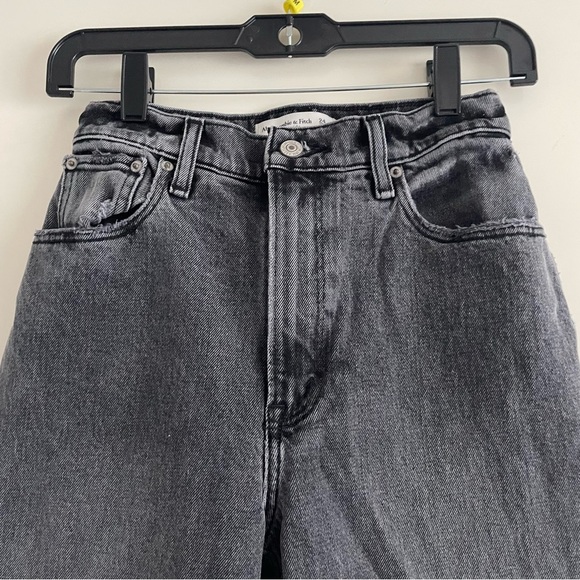 Abercrombie & Fitch l Curve Love 90s Ultra High Rise Straight Jeans 20945 - Picture 6 of 15